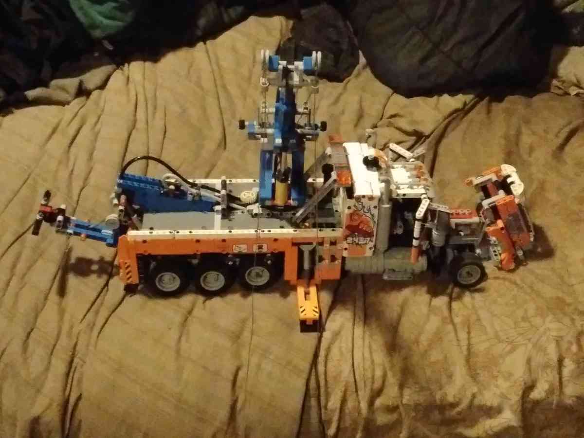 Lego tow truck