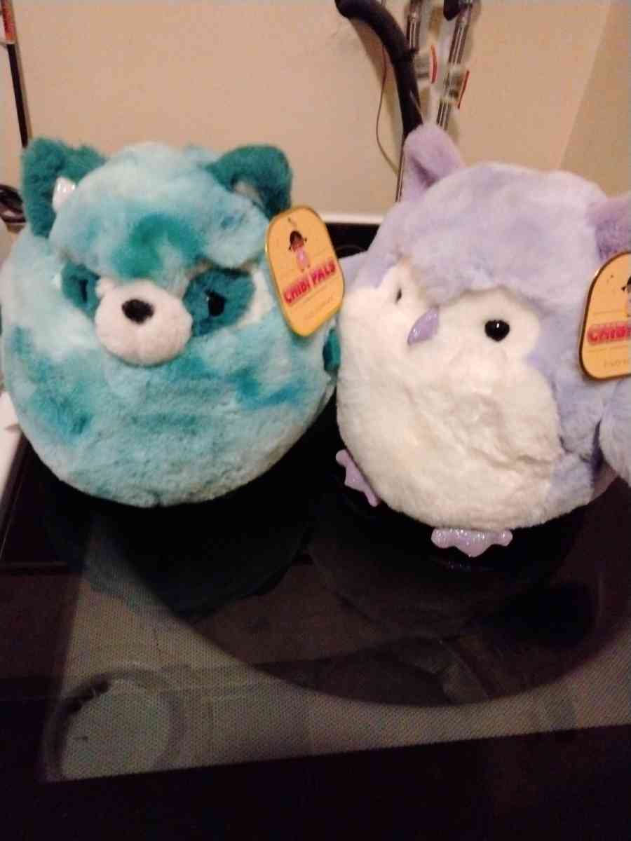 two stuffed animals