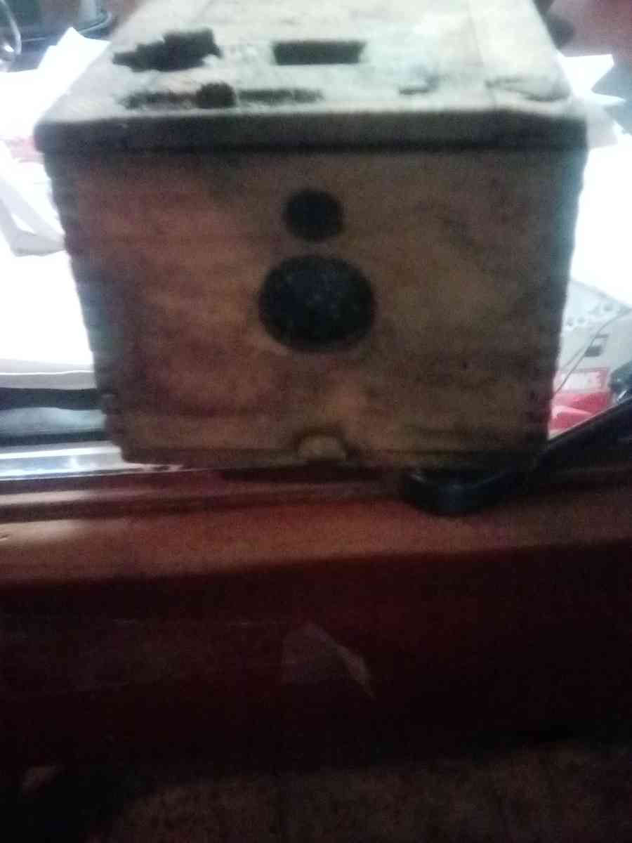 one of the first cameras made in the mid 1800s