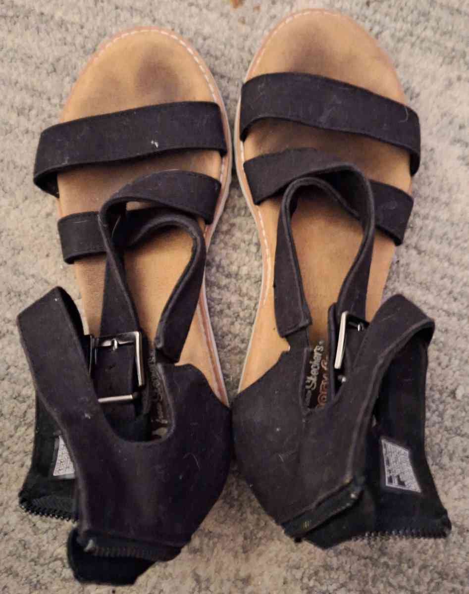womens black and tan sandals