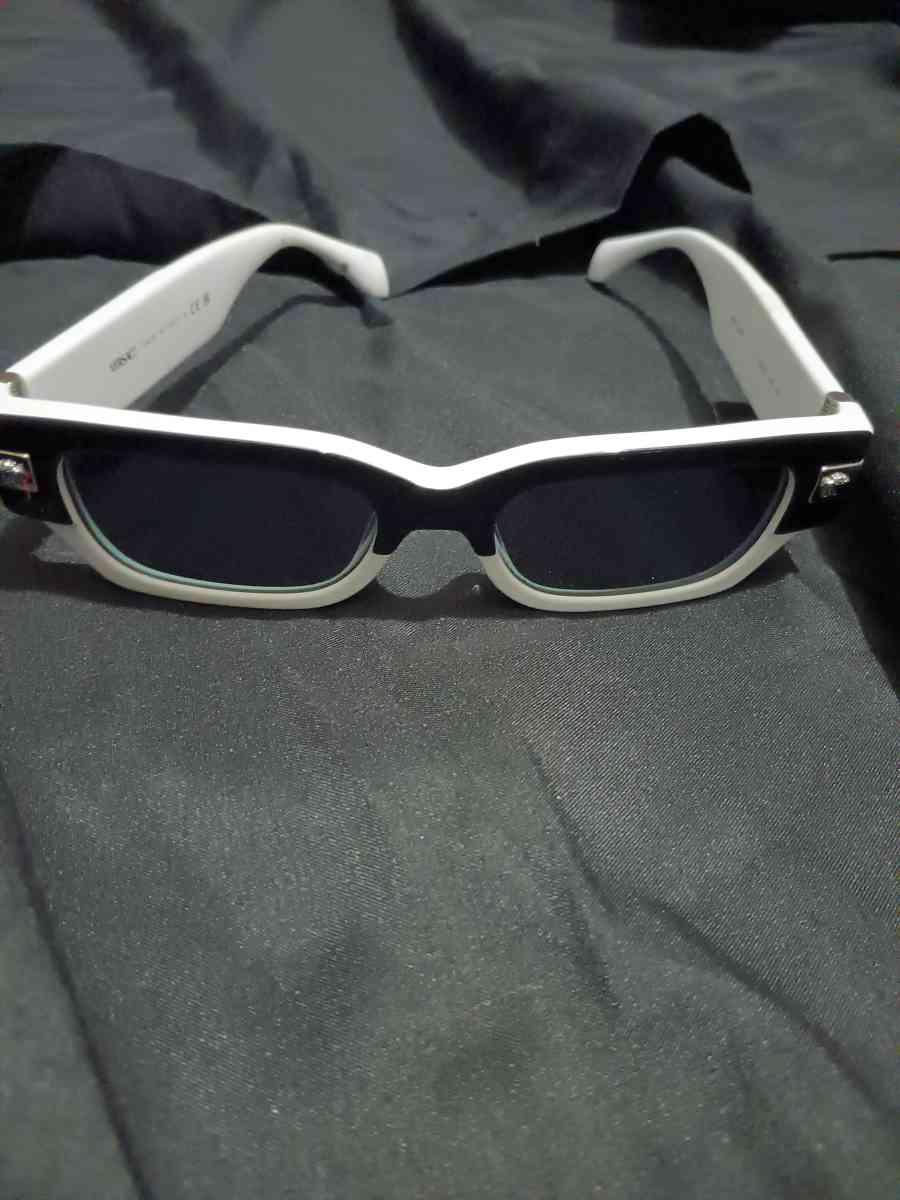 brand new with tags Versace sunglasses