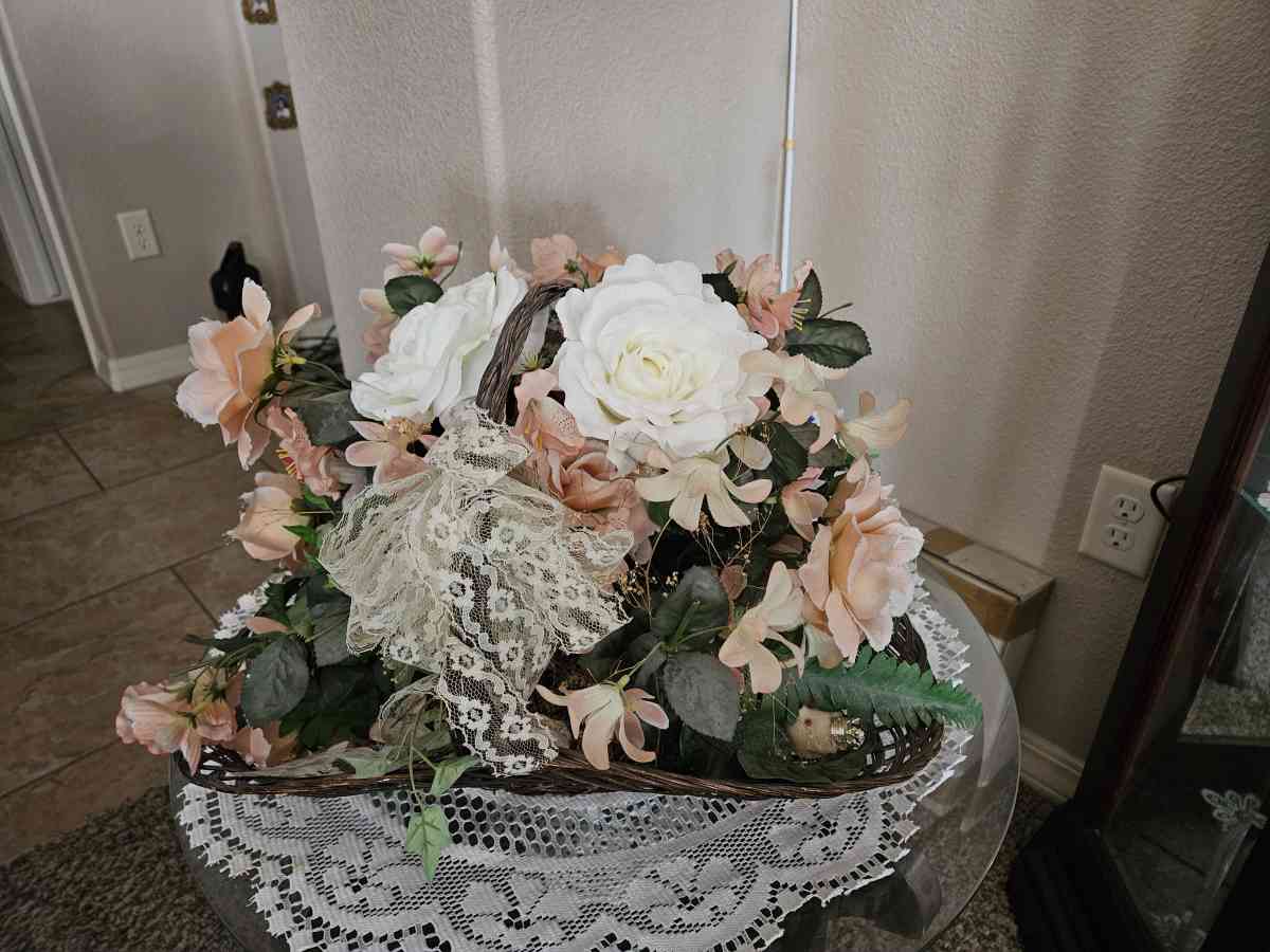 Vintage 80s Large Basket of Flowers