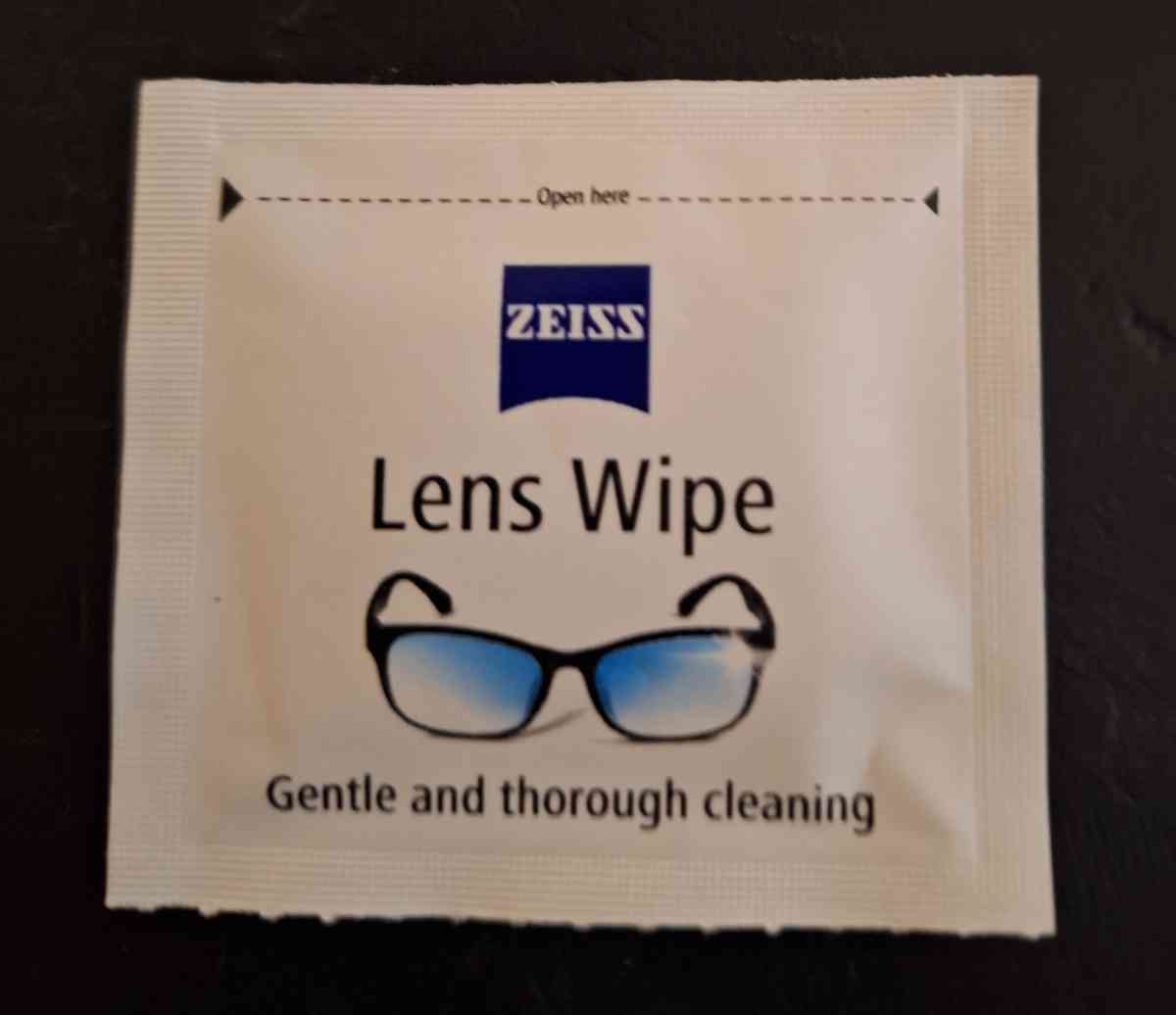60 to 70 Zeiss Lens wipes