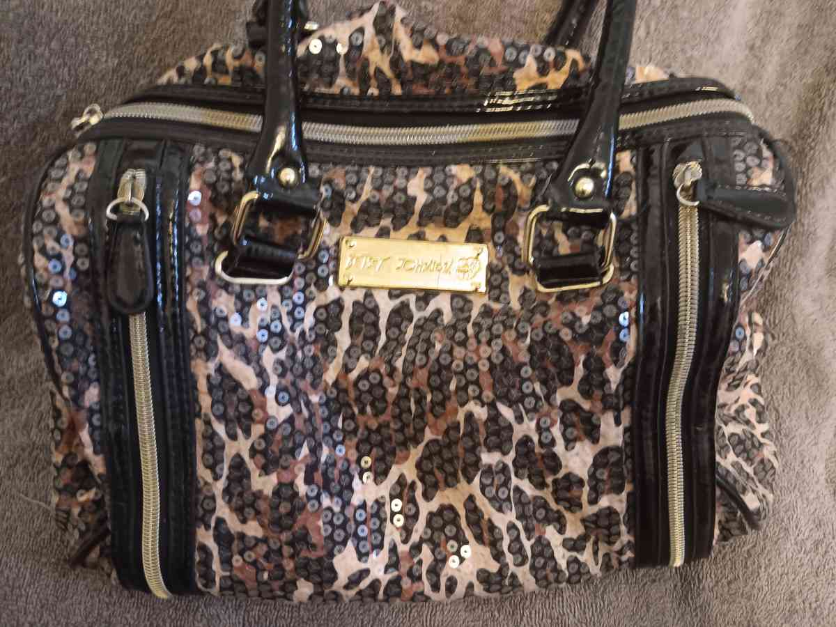 womans designers  handbags