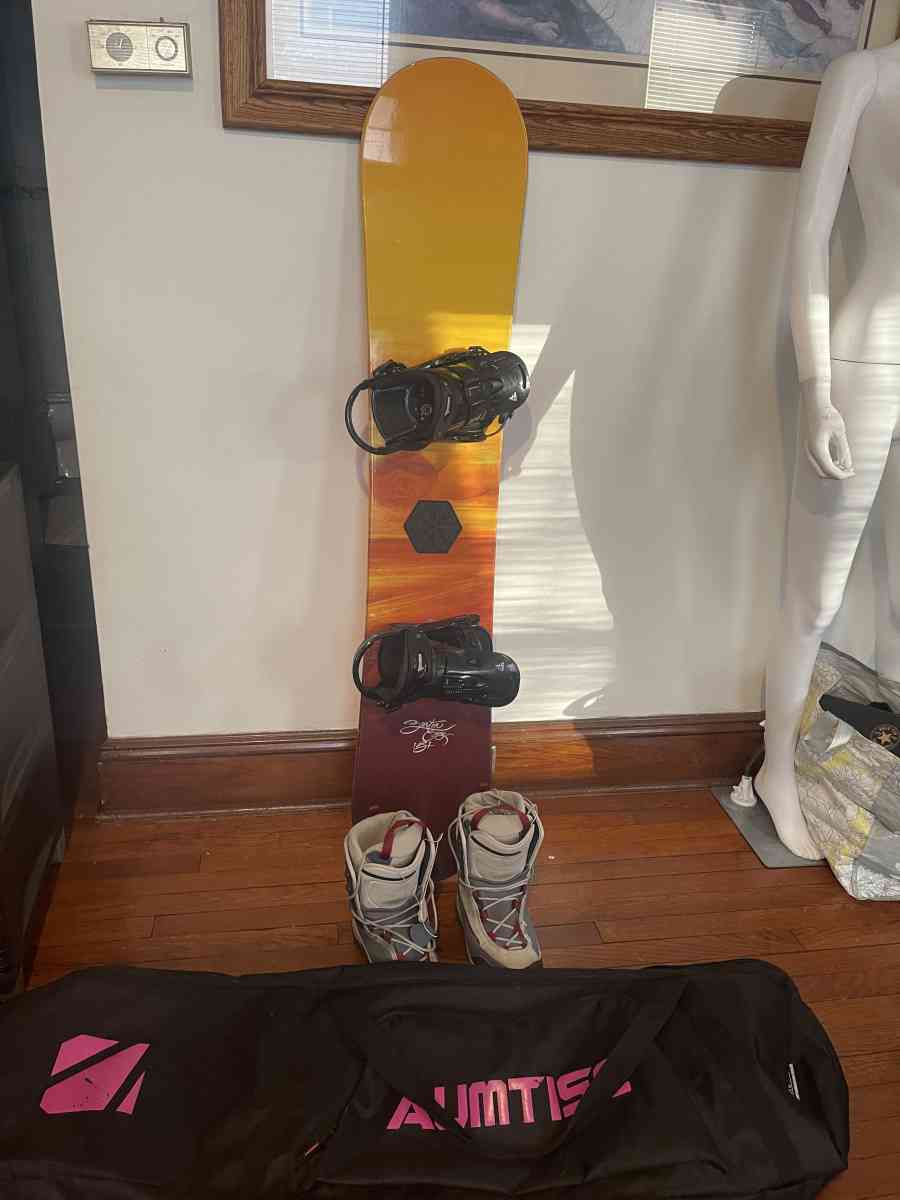 Burton cruzer 151 snowboard womens boots bindings