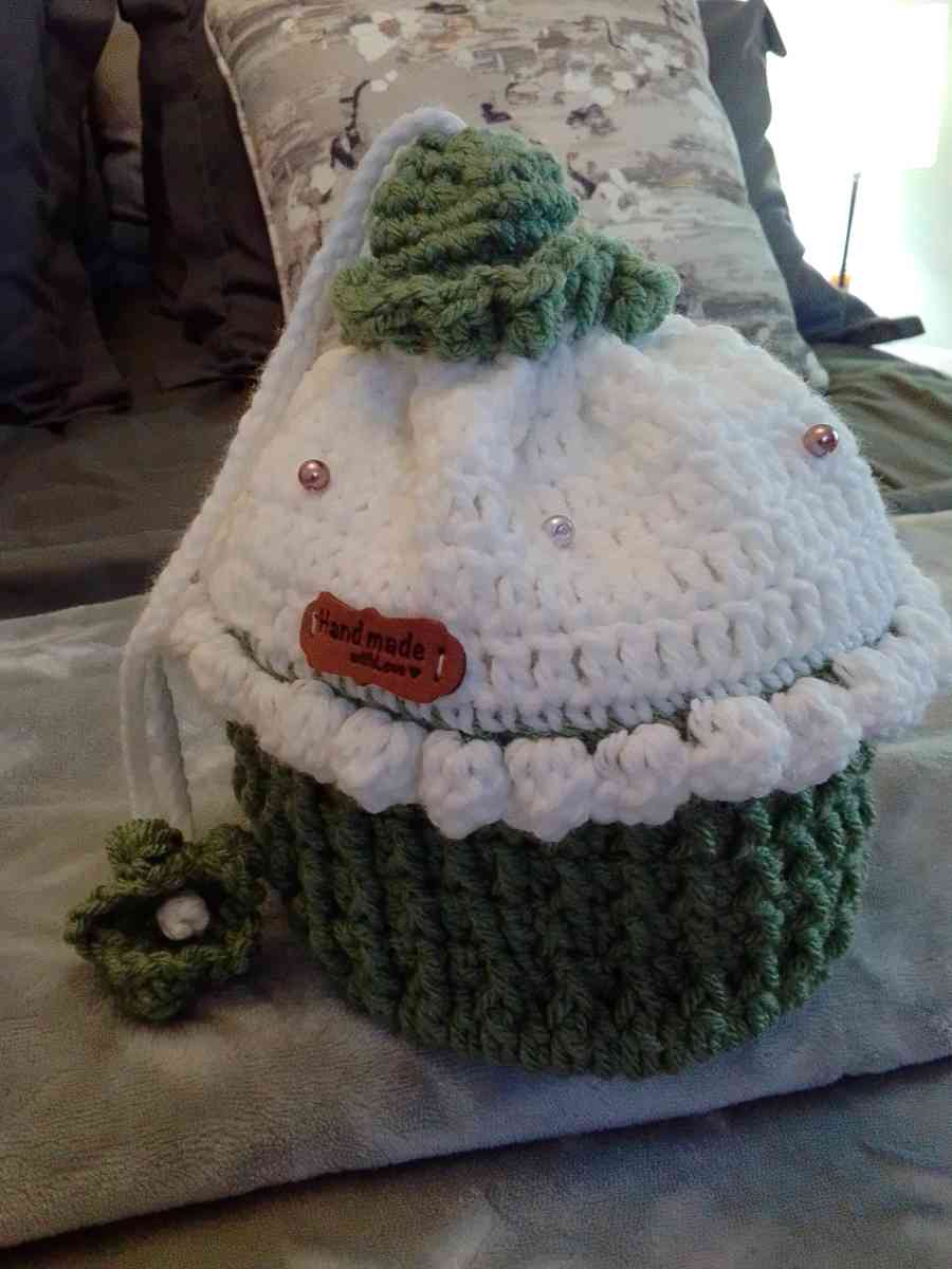 Crocheted green tea cupcake pouch