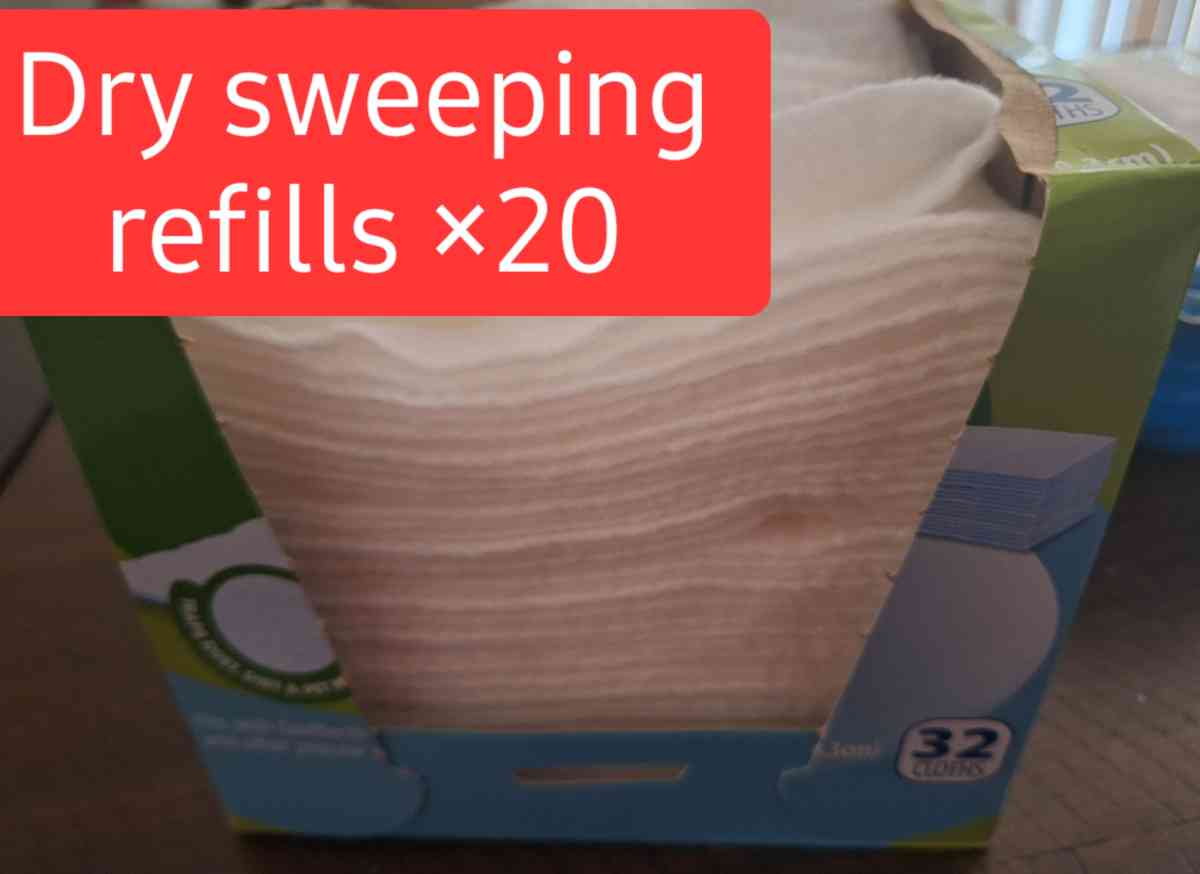 Manual Swiffer with Sweeping and Moping pads