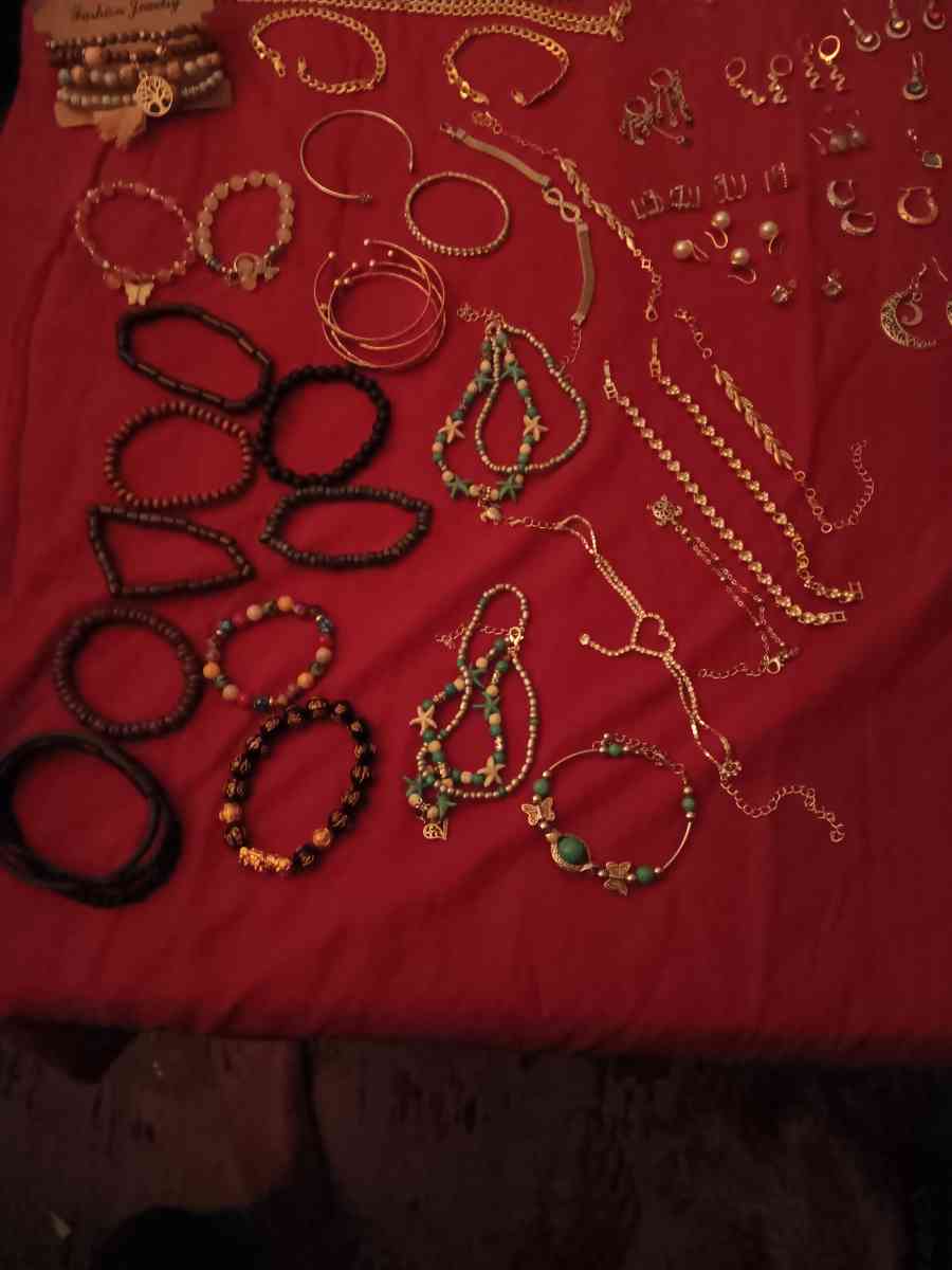 Lot of Costume Jewelry Assorted Fashion Jewelry