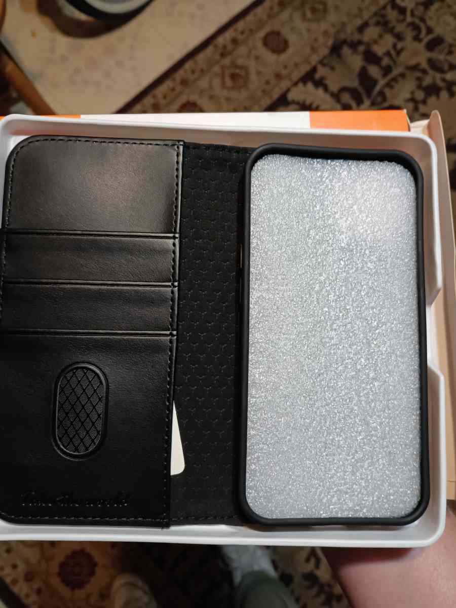 iPhone 13 Wallet case