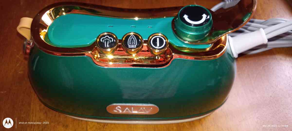 Salva Brand Duo press Steamer Iron