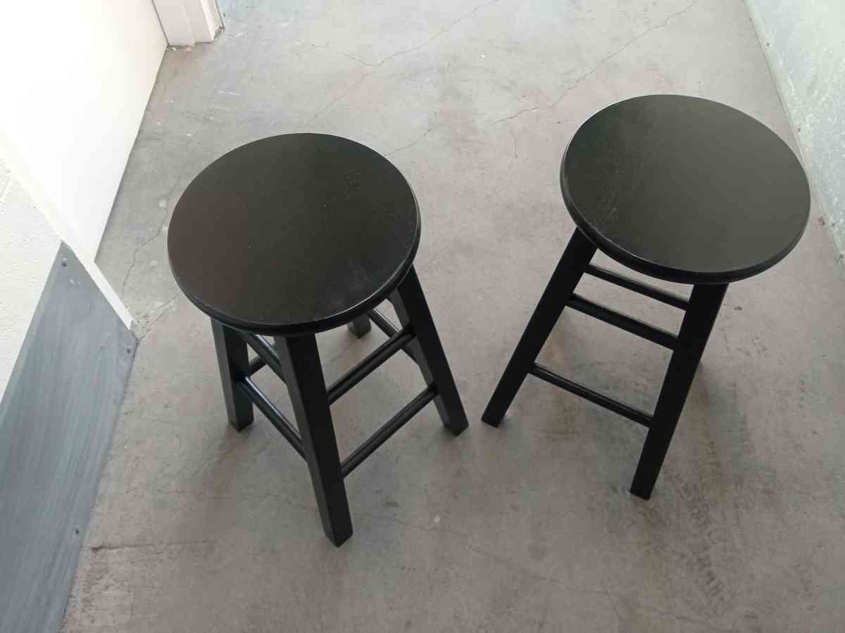 set of 2 wooden stools lKEA