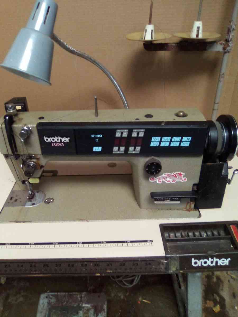 Industrial single needle sewing machine