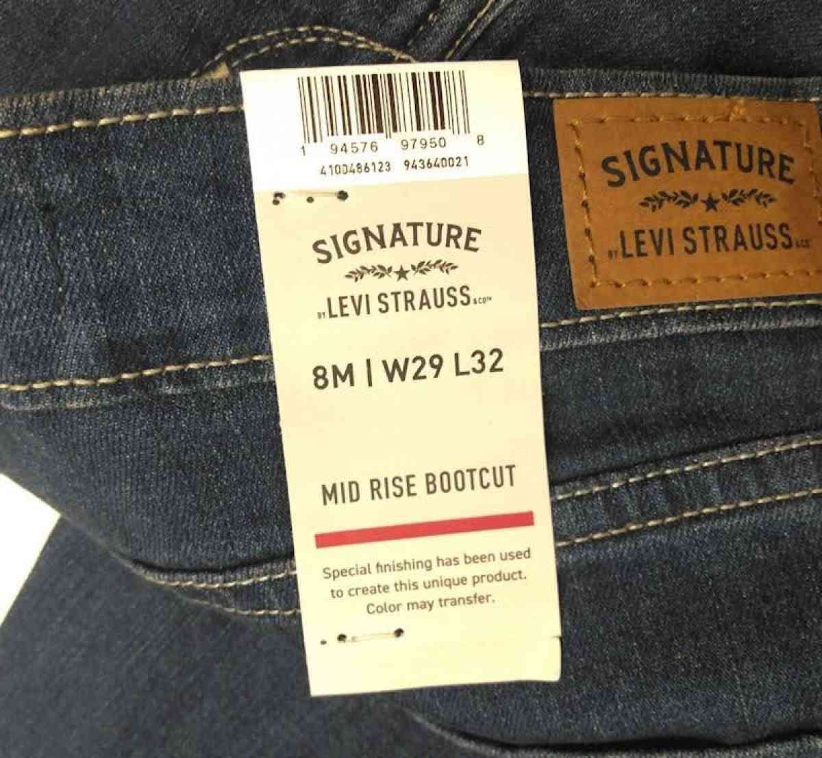 Levis Size 29 x 32 Mid Rise Bootcut Jeans NWT