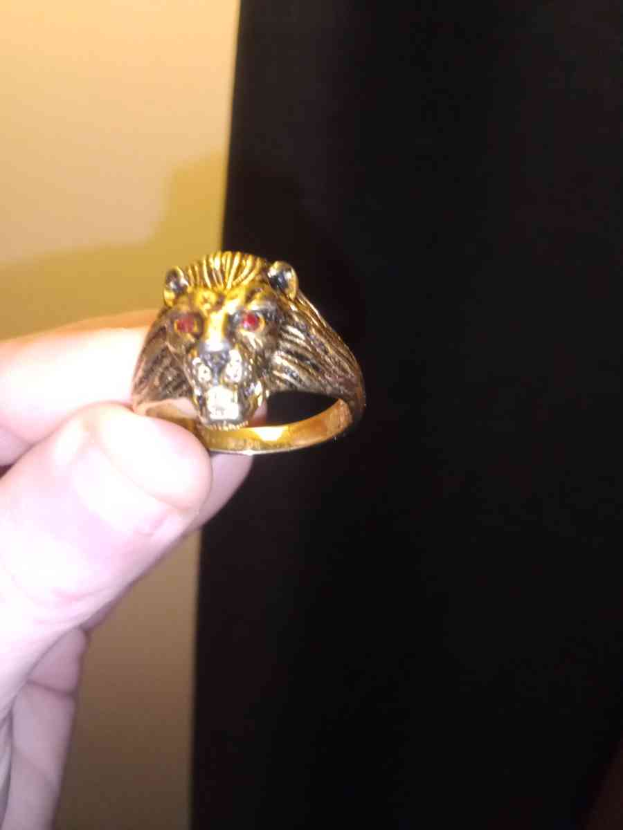 man gold lion ring