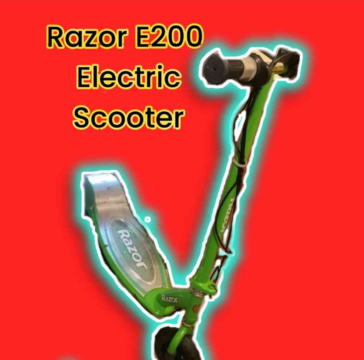 RAZOR e200 electric  scooter   Accessories  Paint  New Charg