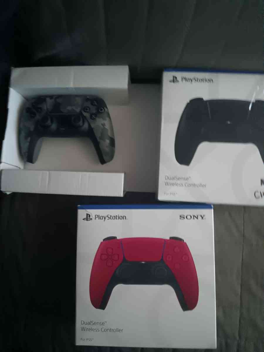 3 ps5 controllers
