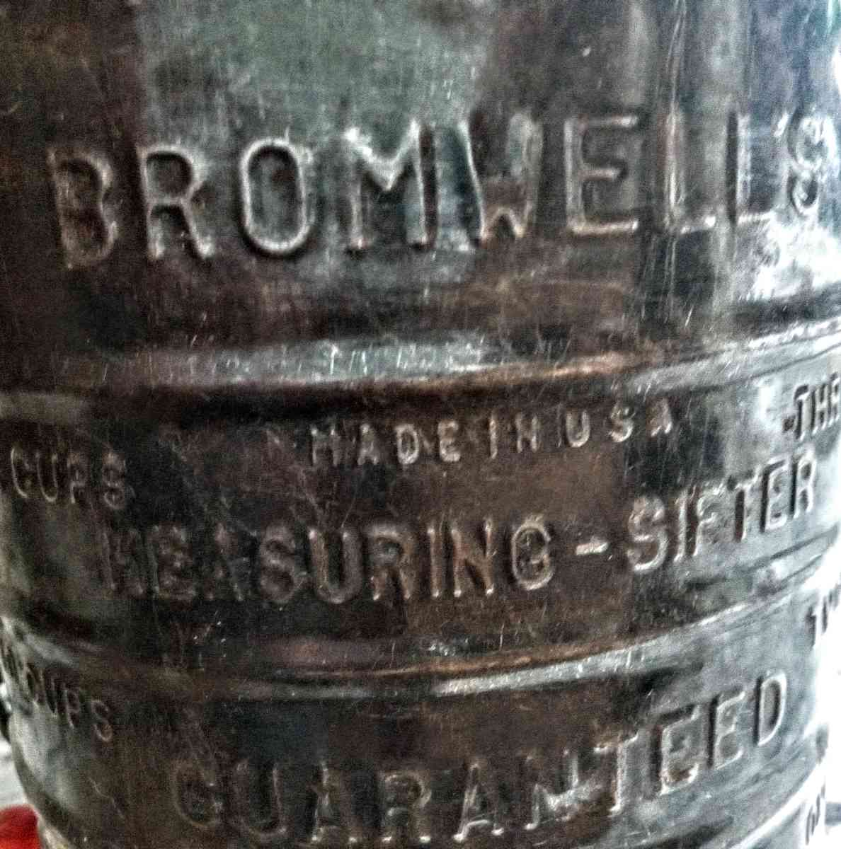 Bromwells 3 cups Metal Flour Sifter