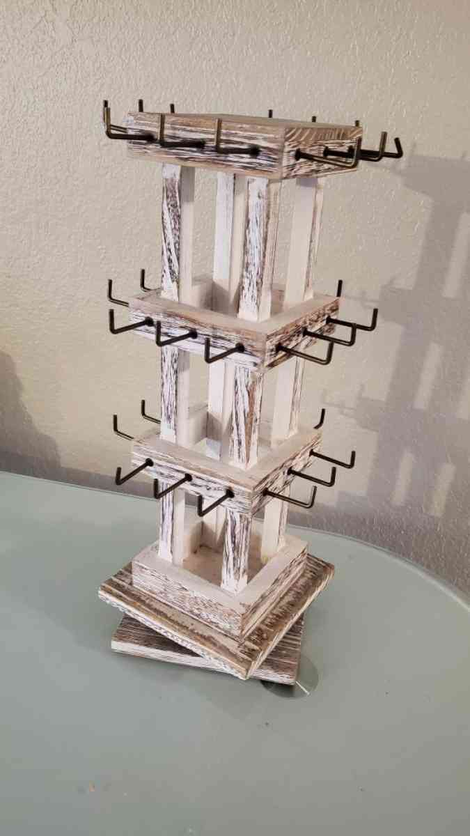 Spinning Jewelry Stand