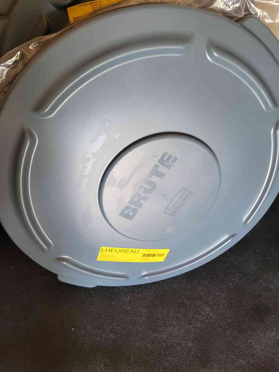 13 of Brute 55 gal gray trash can lid replacement