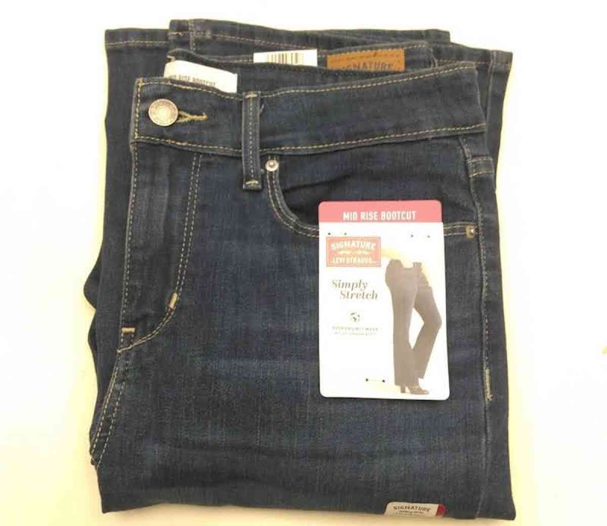 Levis Size 29 x 32 Mid Rise Bootcut Jeans NWT