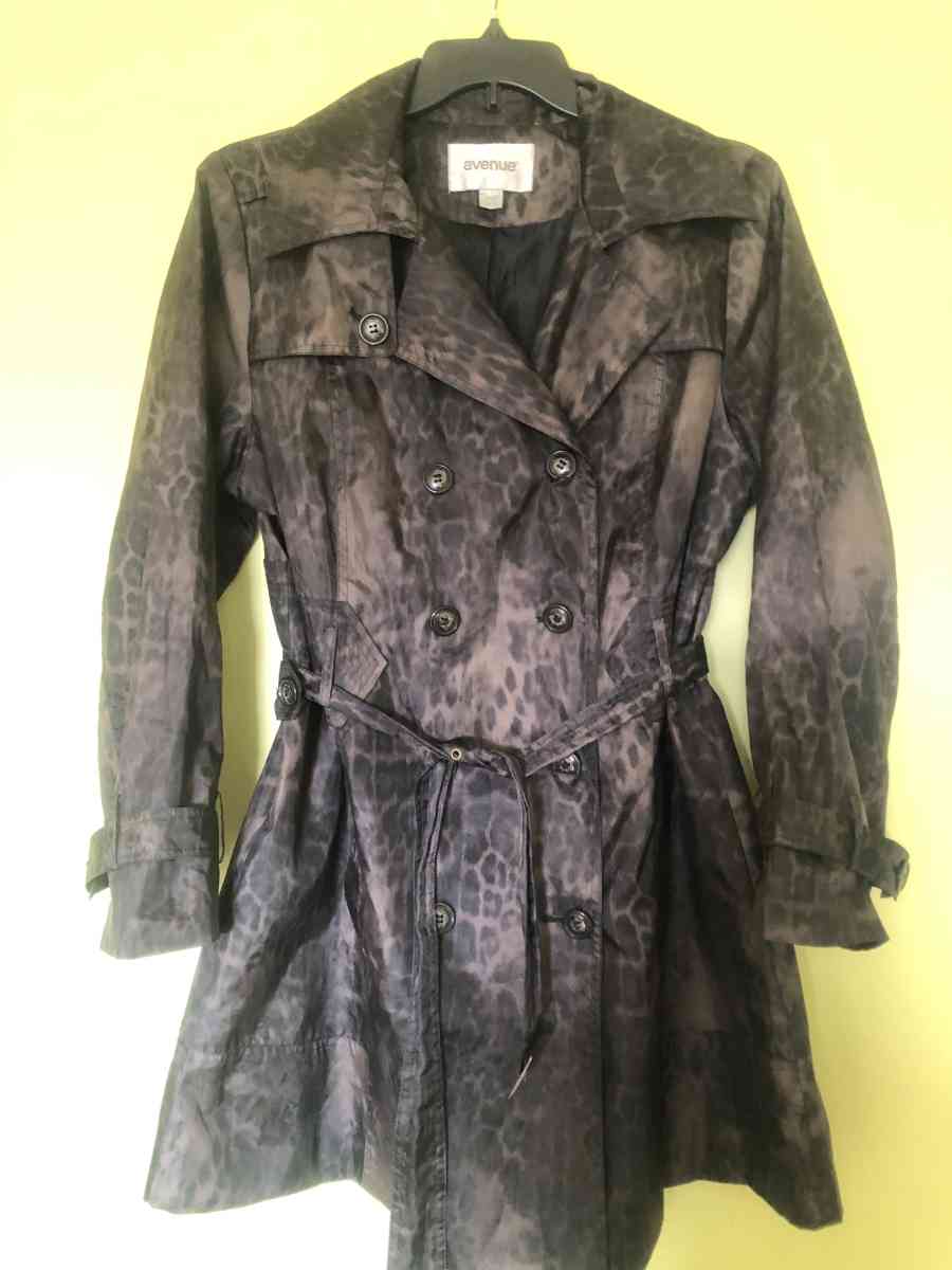 Womans trench coat Avenue size 14 16