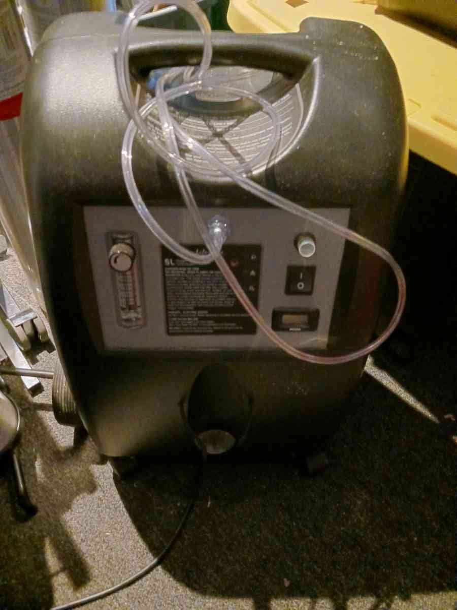 Lifestyle Oxygen concentrator with 3 O2 tanks and Carrier