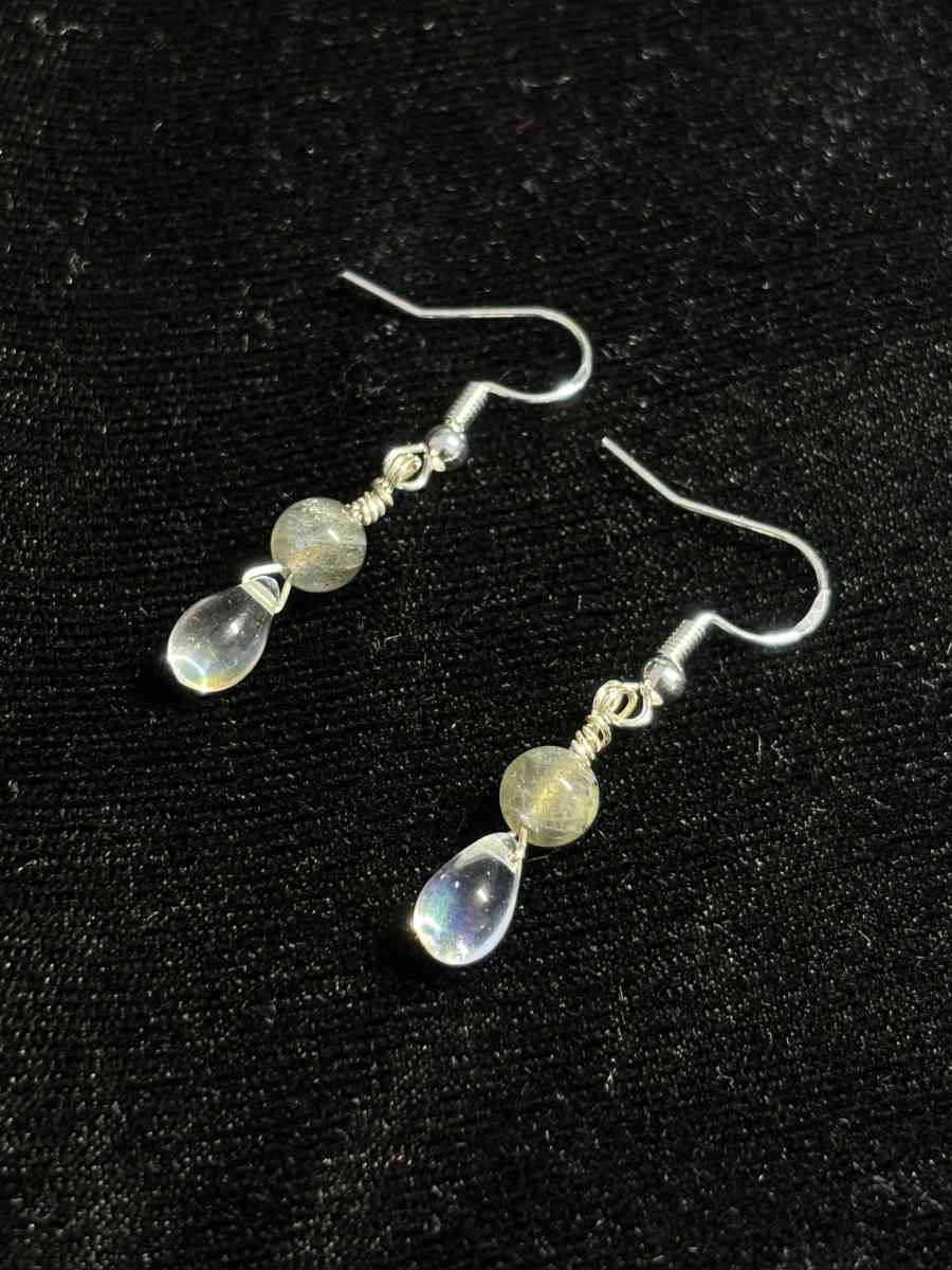 Moon drop earrings in silver
