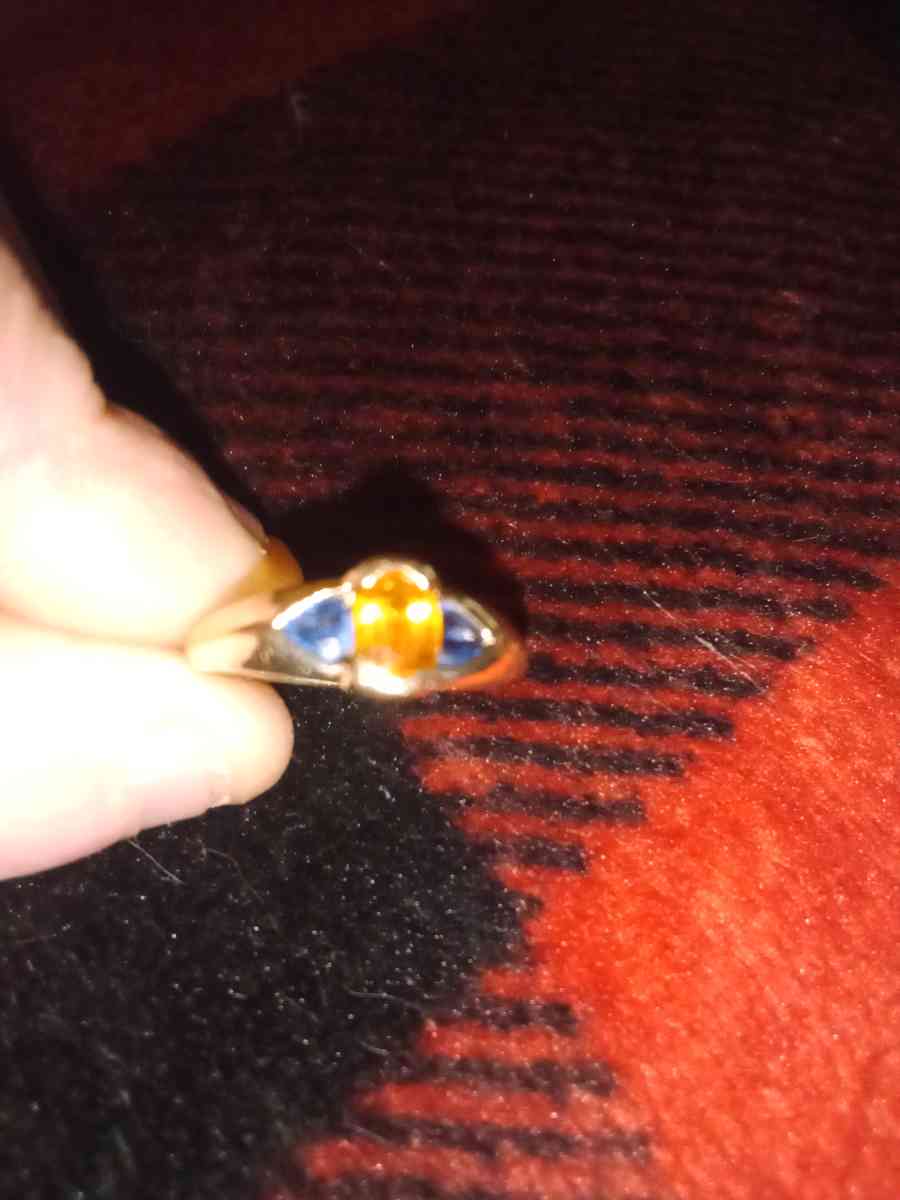 14 k gold topaz ring with fire blue gemstone