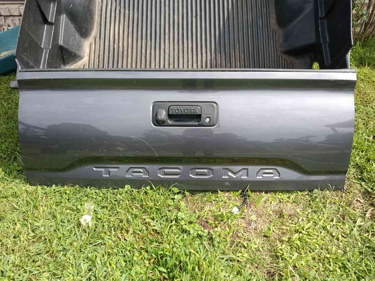 Toyota Tacoma   Tailgate