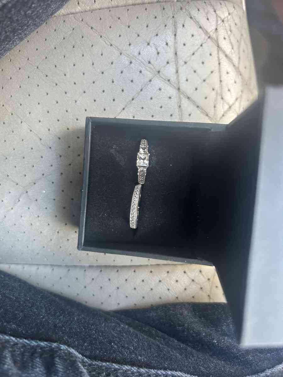 PrincessCut White LabCreated Sapphire Three Stone VintageSty - Austin, Texas - FleaMarketBay