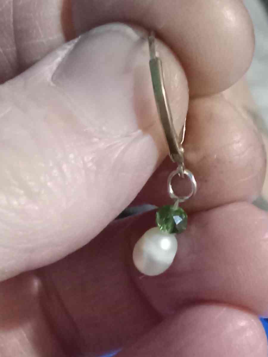 vintage pearl earrings - Gonzales, Louisiana - FleaMarketBay
