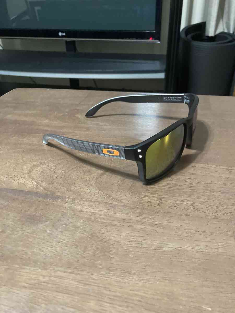 Oakley Sunglasses - Panama City, Florida - FleaMarketBay