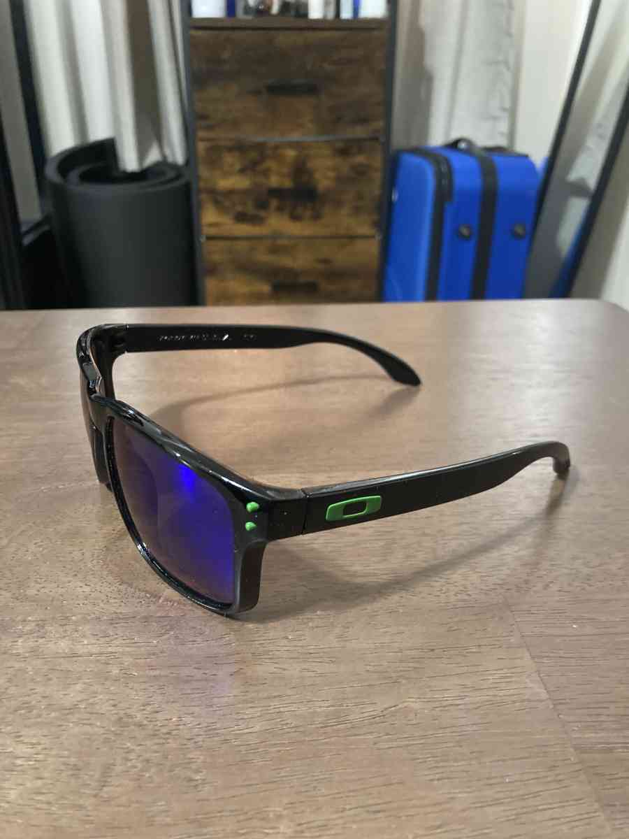Men Oakley Sunglasses - Panama City, Florida - FleaMarketBay