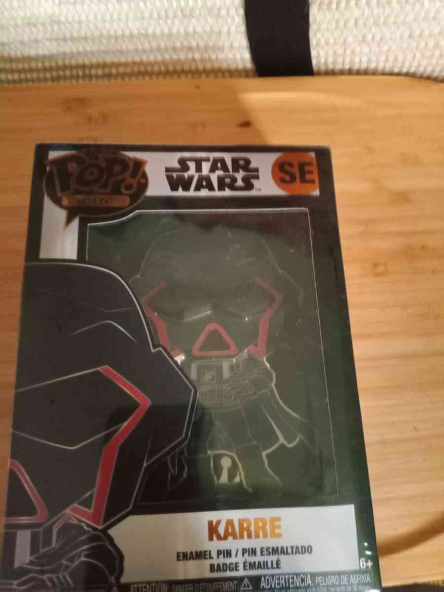 collectible Star war pins