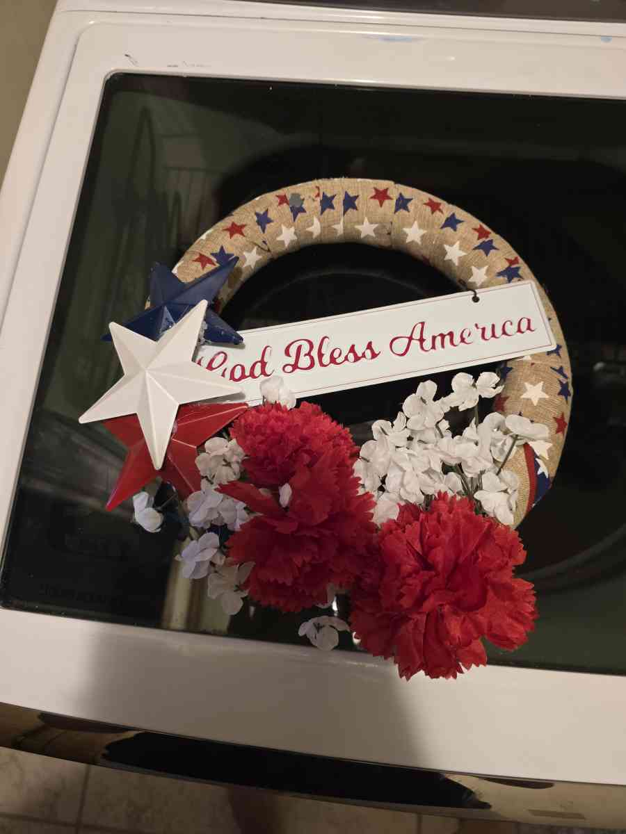 God Bless America wreath decor - South Bend, Indiana - FleaMarketBay