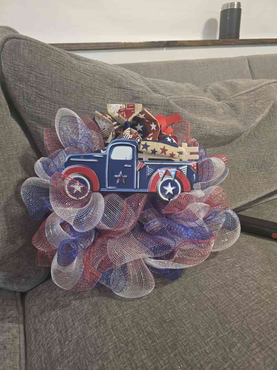 mini mesh wreath 4th of July - South Bend, Indiana - FleaMarketBay