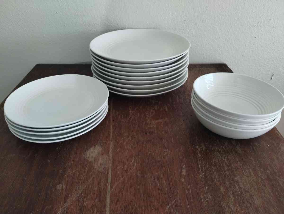 Royal Doultin Gordon Ramsay dishes plates