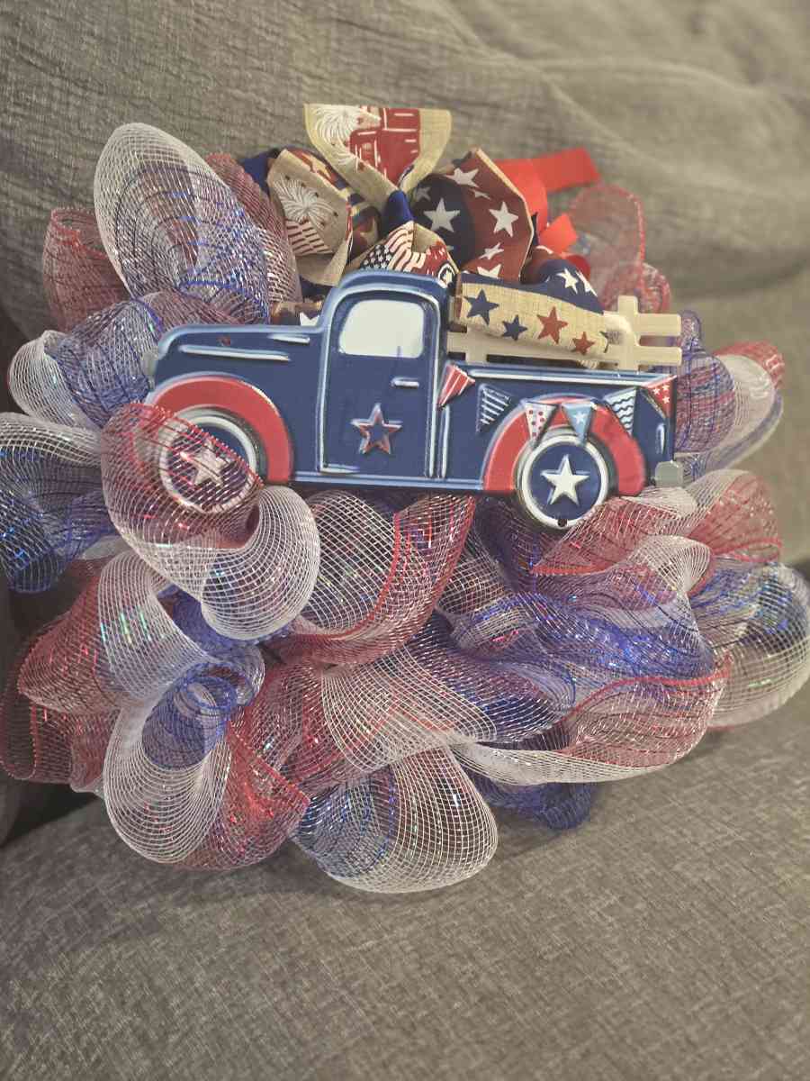 mini mesh wreath 4th of July - South Bend, Indiana - FleaMarketBay