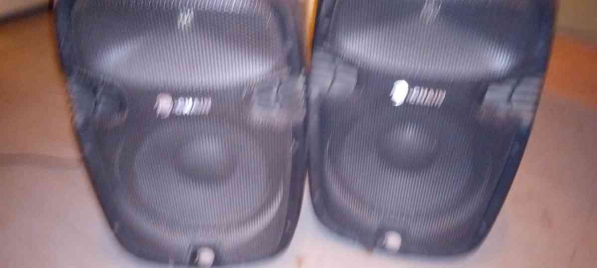 2 12 inch portable professional DJ speakers Bluetooth or wir - New Orleans, Louisiana - FleaMarketBay