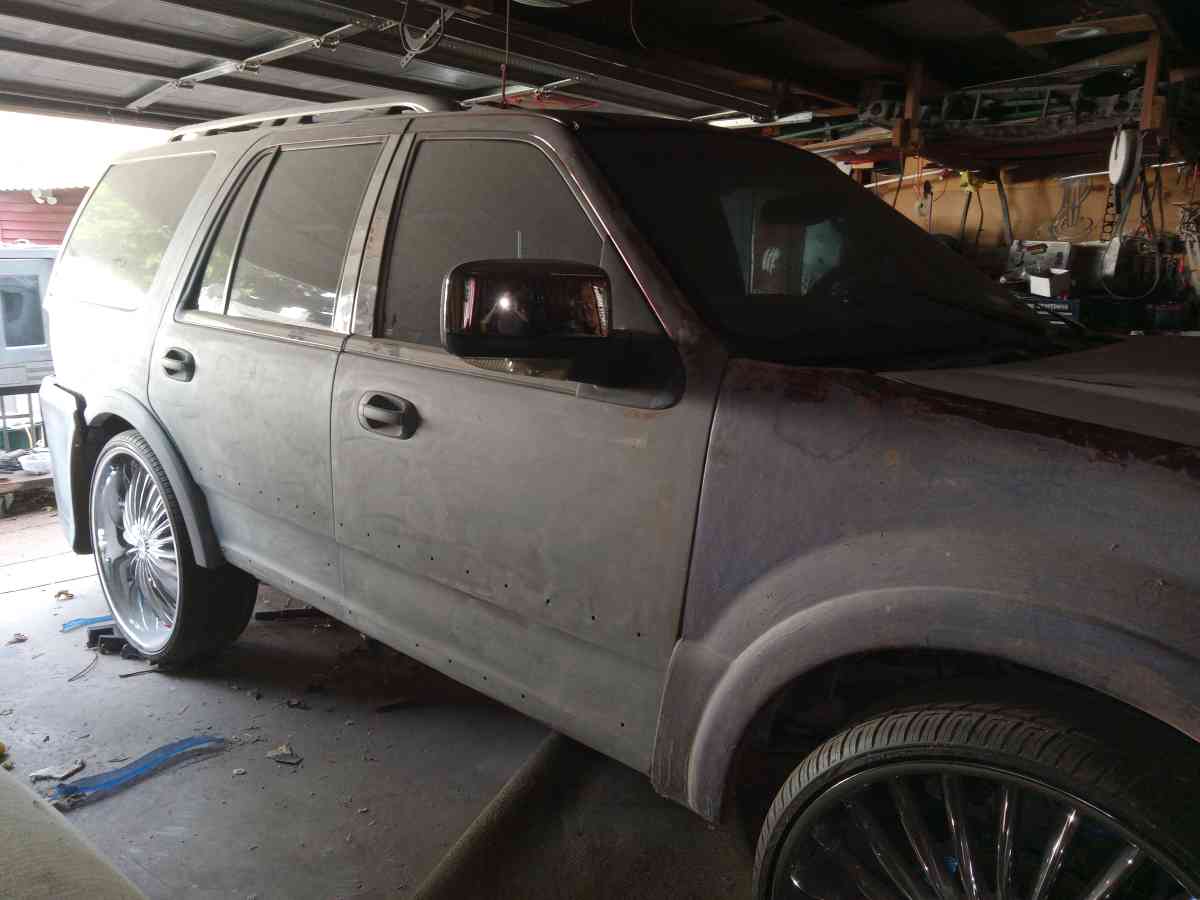 PROJECT VEHICLE  LINCOLN NAVIGATOR