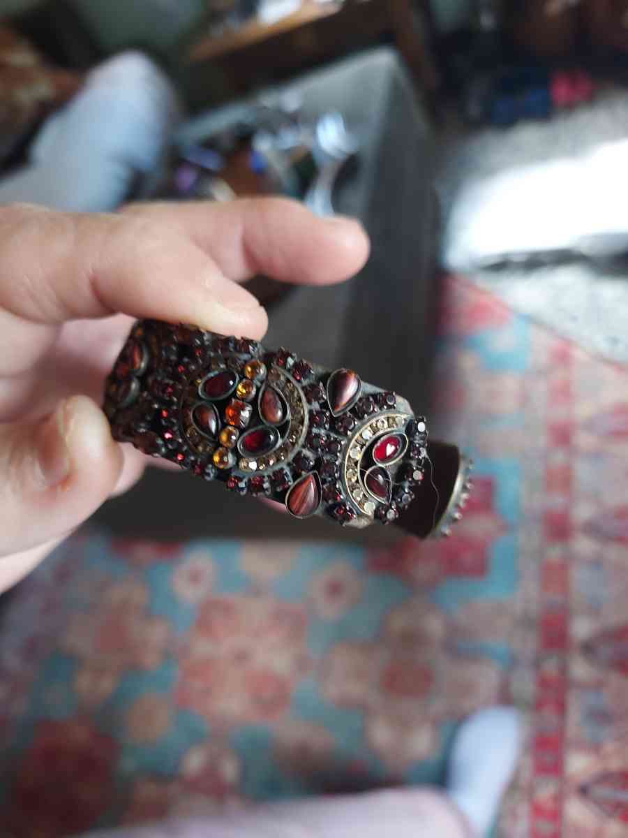 sorrelli cuff hand set crystals Vintage  against bronze - Albuquerque, New Mexico - FleaMarketBay