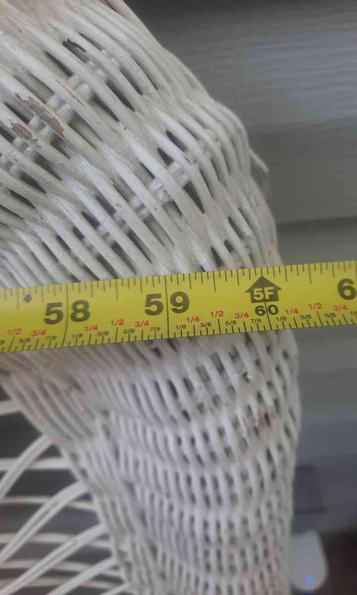 Queen Wicker Head Board - Port Jefferson Station, New York - FleaMarketBay