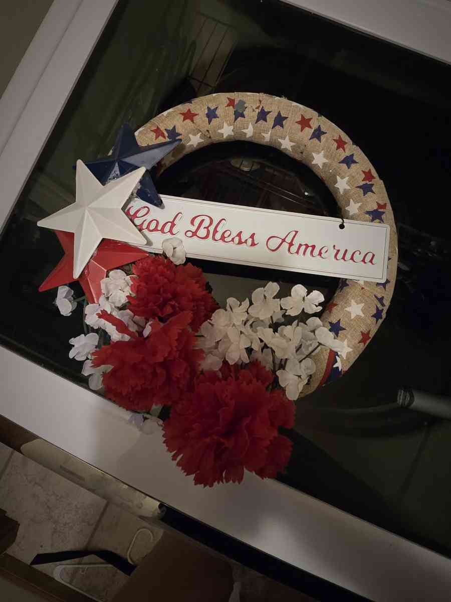 God Bless America wreath decor - South Bend, Indiana - FleaMarketBay
