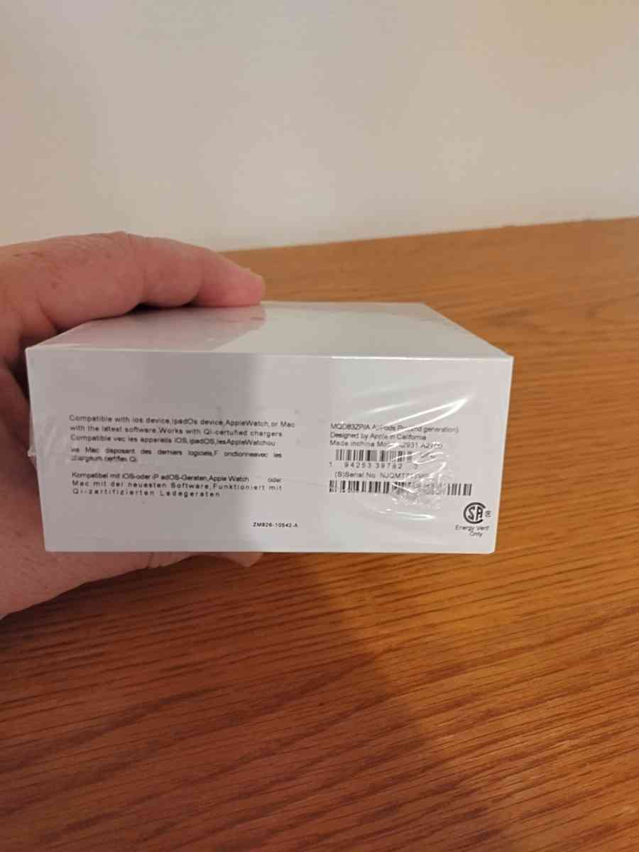 earpods apples - Alma, Arkansas - FleaMarketBay