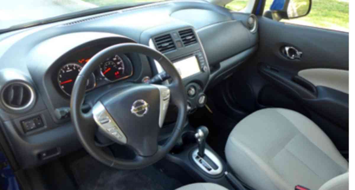 Nissan versa 4 door hatchback