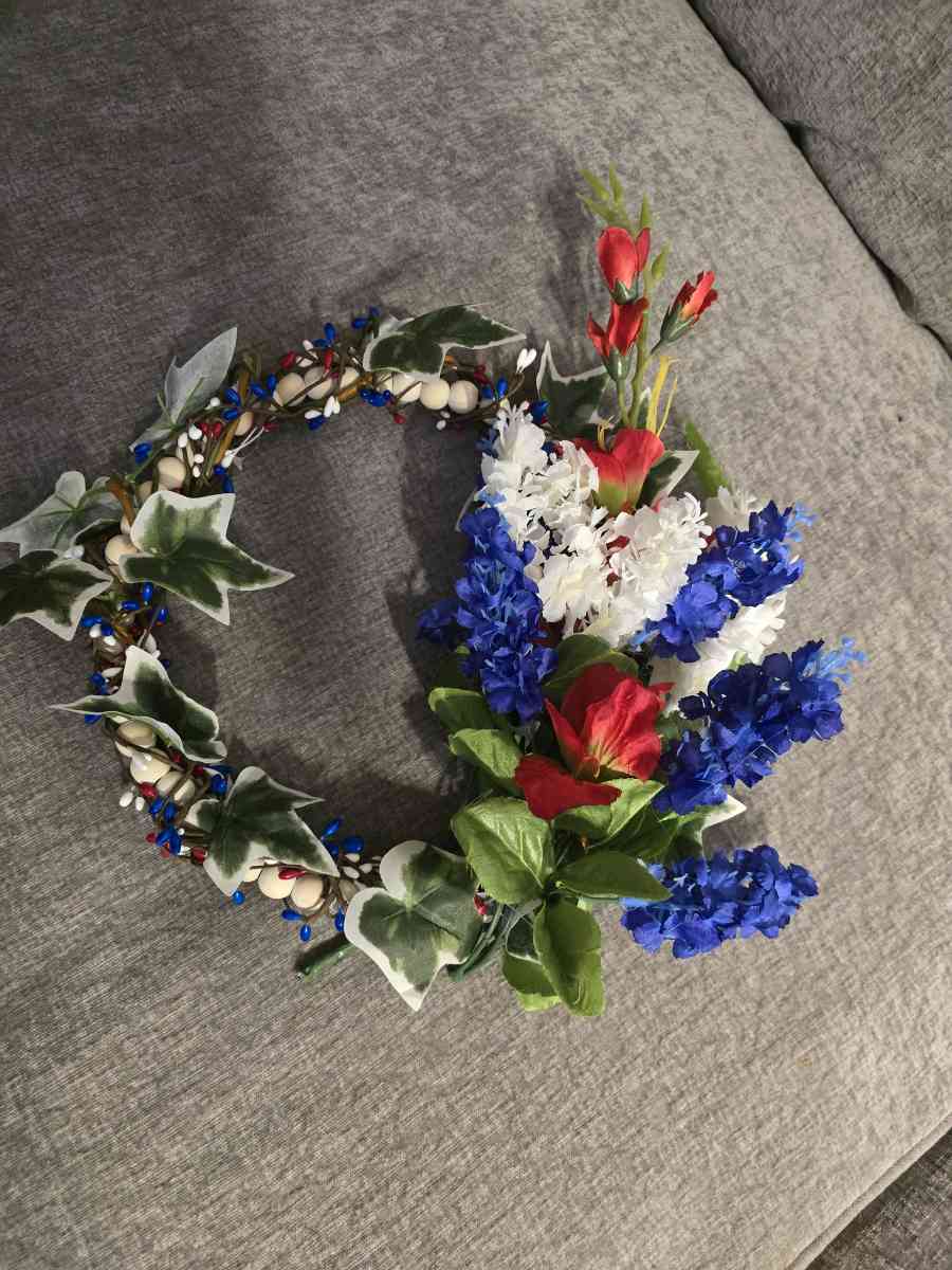 floral 4th of july decor - South Bend, Indiana - FleaMarketBay