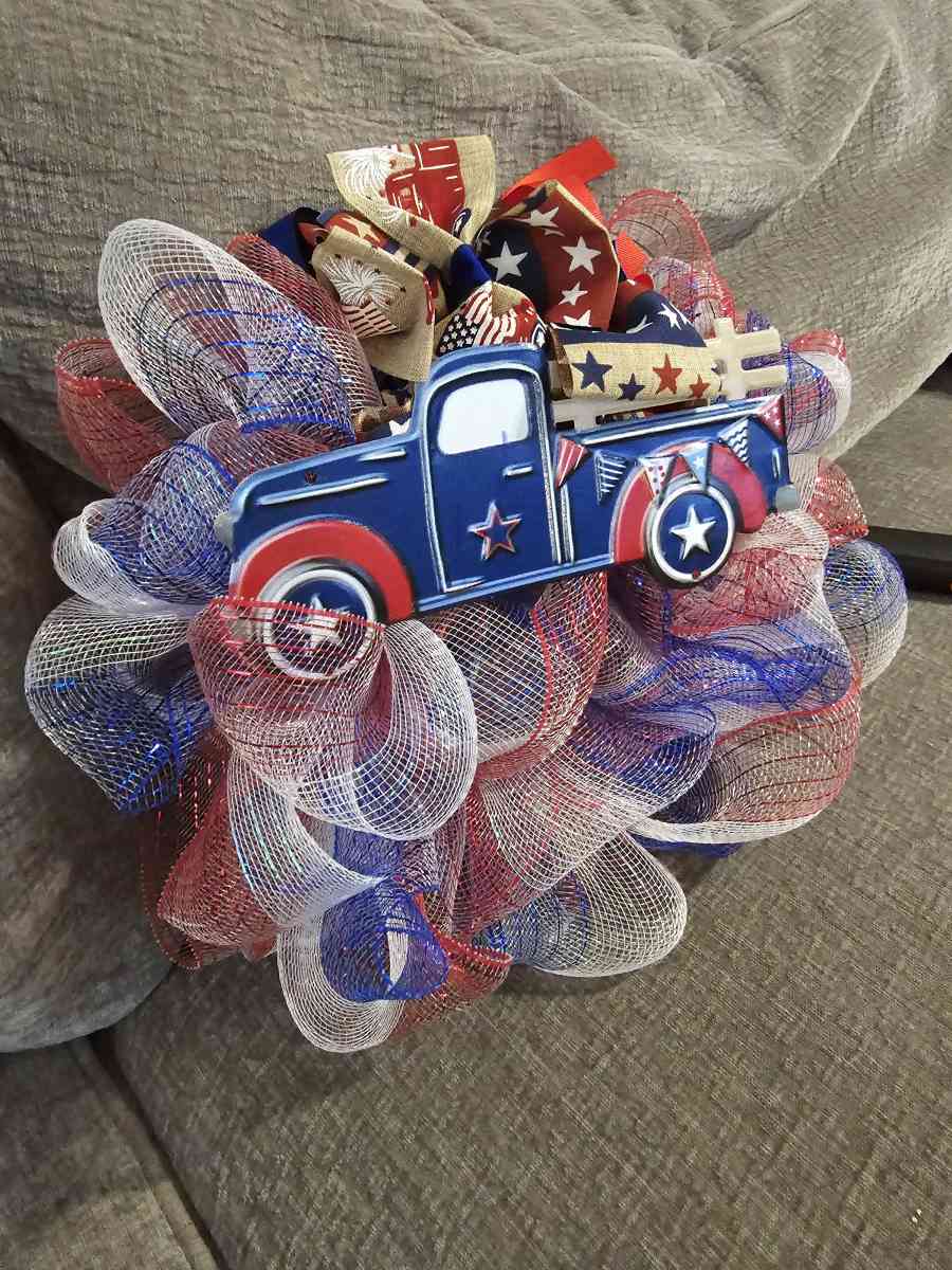 mini mesh wreath 4th of July - South Bend, Indiana - FleaMarketBay