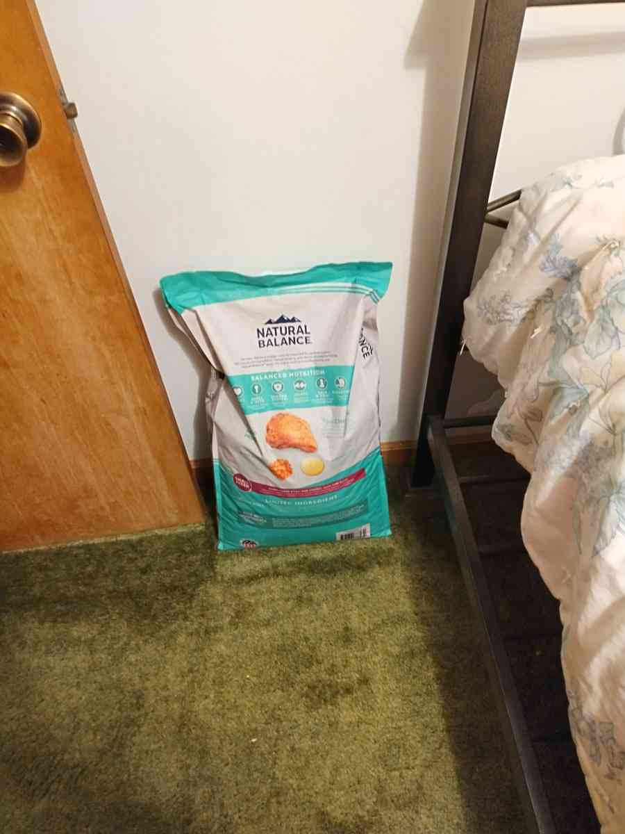 dog food - Bethel, Delaware - FleaMarketBay