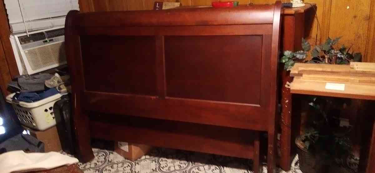 Queen Bedroom Set
