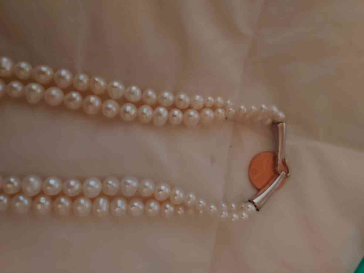 vintage double strand pearls - Albuquerque, New Mexico - FleaMarketBay